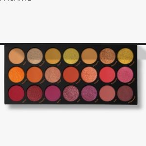 Karity Picante Eyeshadow Palette.